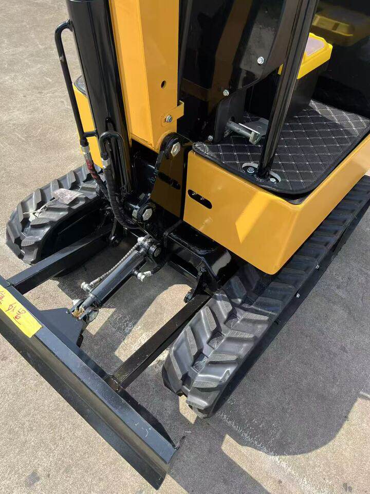 4月15日济宁全新12型小型挖掘机配置表下图查看出口品质带质保网络拍卖公告