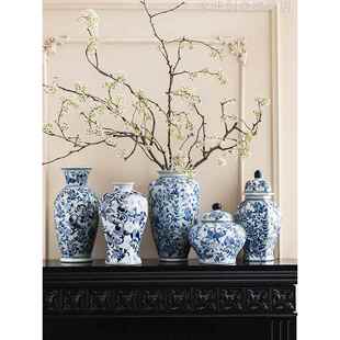 青花花瓶釉下彩手绘陶瓷装 饰冬青果插真 饰品新中国风客厅博古架装