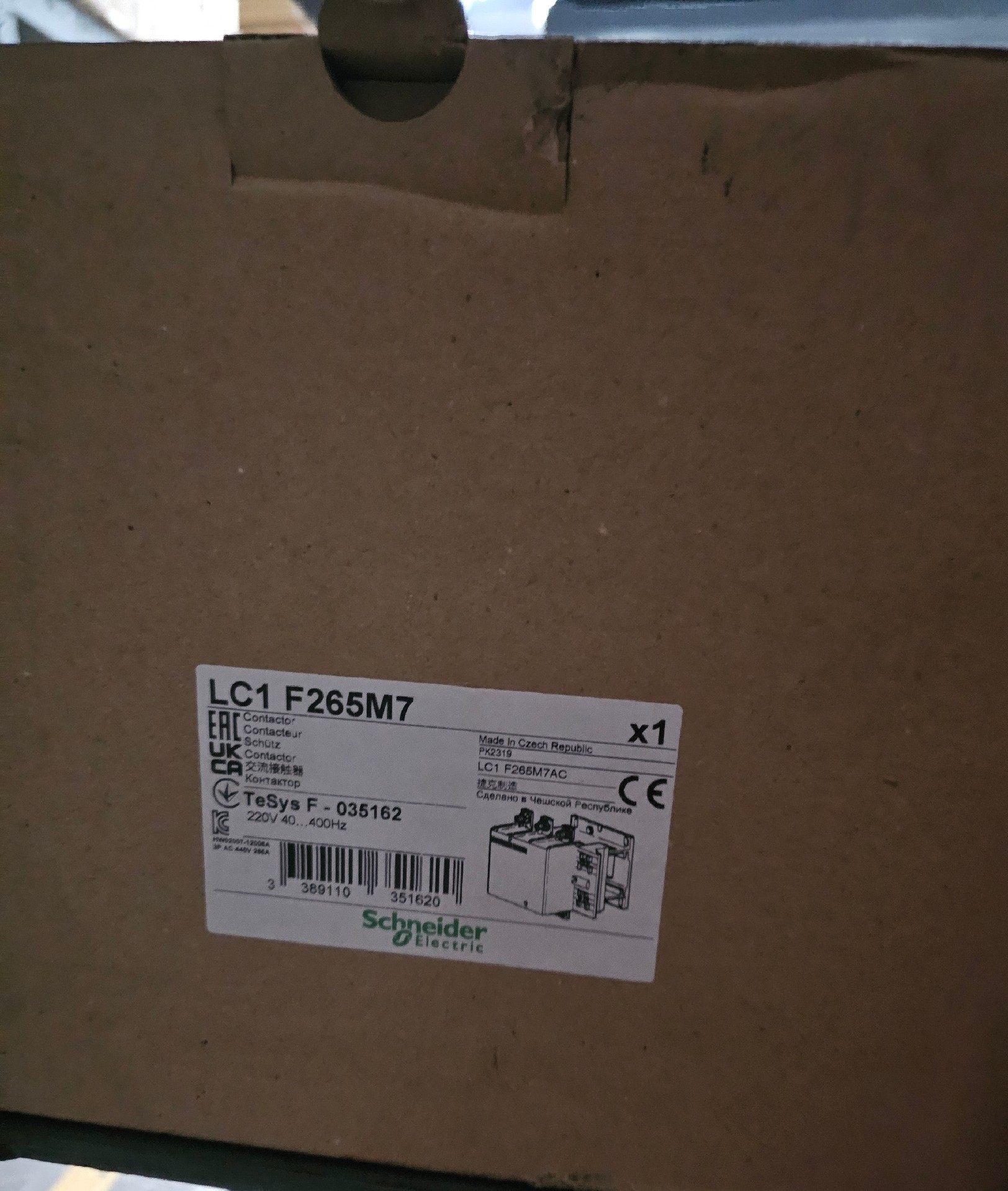 耐德LC1F265M7接触器，线圈220V，全新原装进口接触