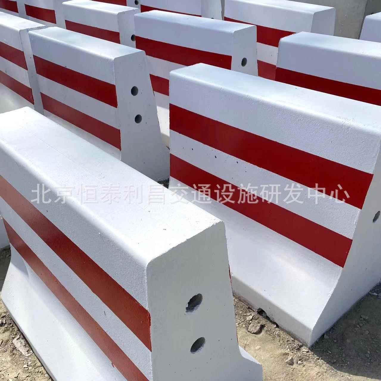 恒泰道路交通安全水泥墩 交通防护墩 防撞墩