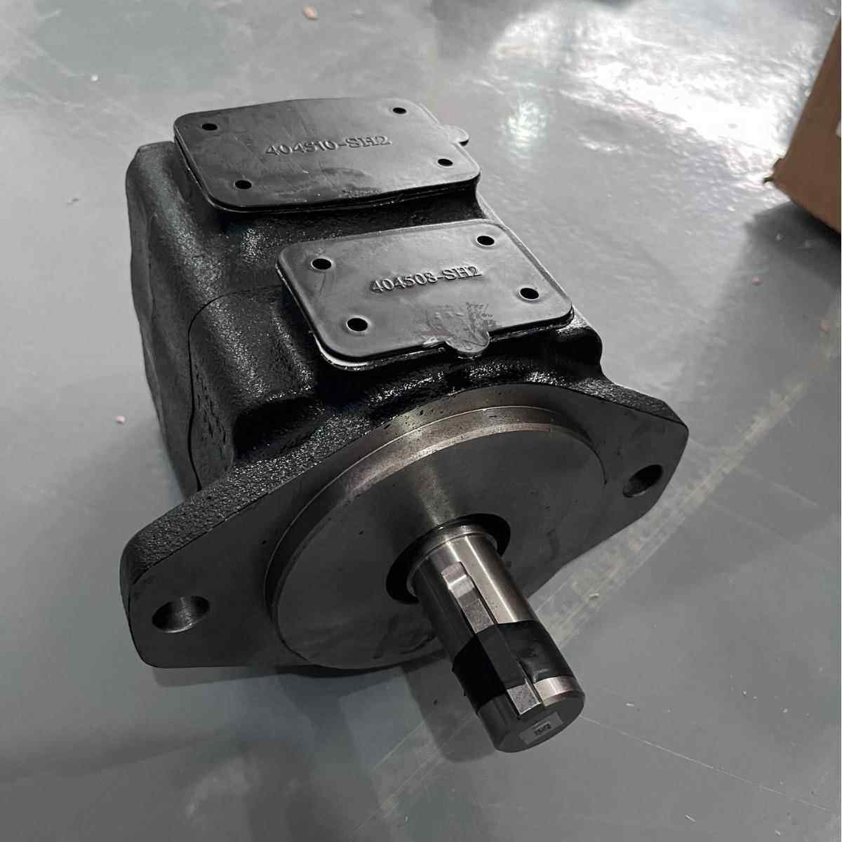 柱塞泵123AL00011B现货PVM045ER06CS2A315000000AB丹佛斯威格士