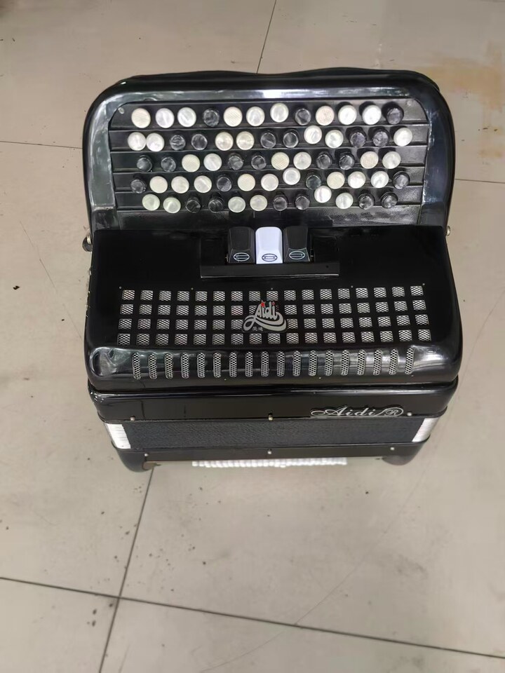 4月27日北京【京械6272】单位淘汰报废处置手风琴一台网络拍卖公告