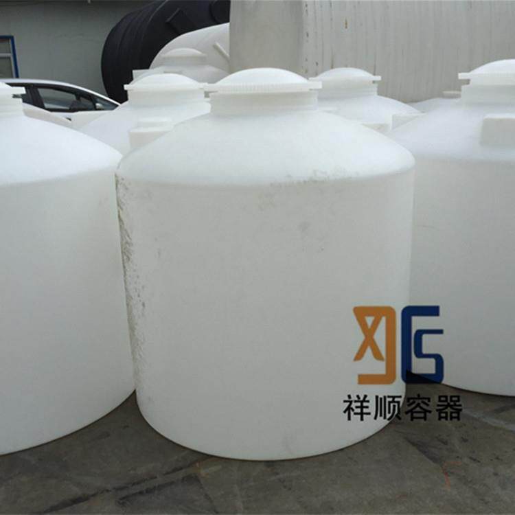 1.5吨塑胶水箱装外加剂储罐工业用化工原液储存桶牛筋料pe水塔