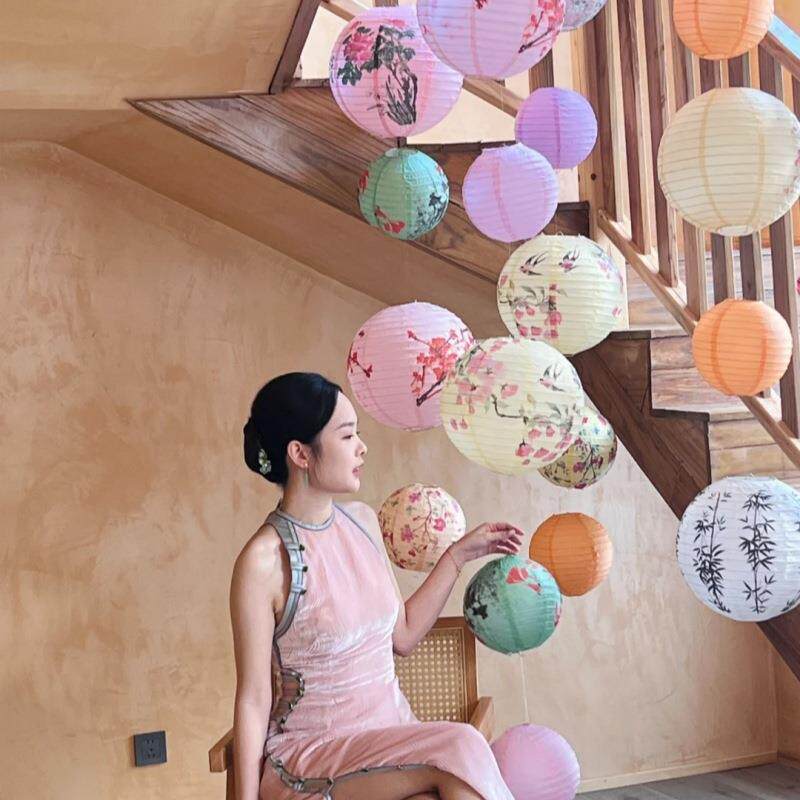 婚品结婚灯笼瀑布国风花鸟婚房婚礼布置喜事新娘晨袍拍照道具