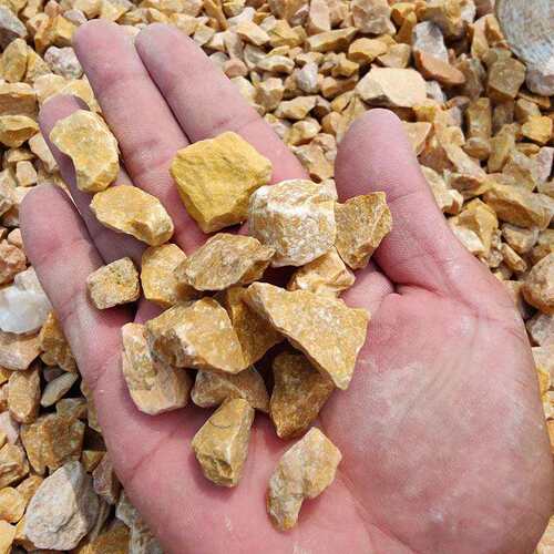 厂家直供 中国黄石子 黄色石子砾石/卵石 1-2cm3-5cm等黄色洗米石