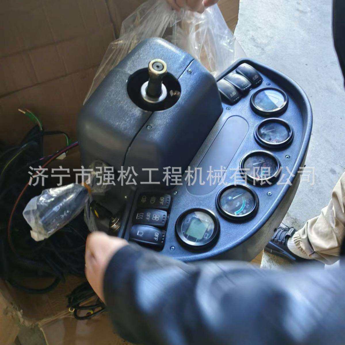 SL50W仪表盘总成 AA1101970 装载机全车配件 驾驶室变速箱