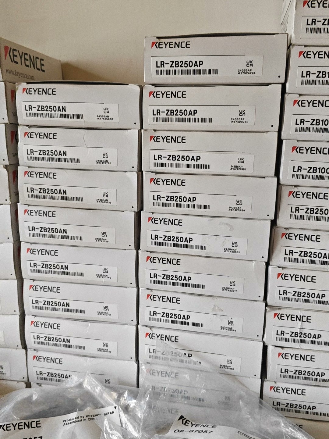 基恩士，全新原装正品，盒码一致