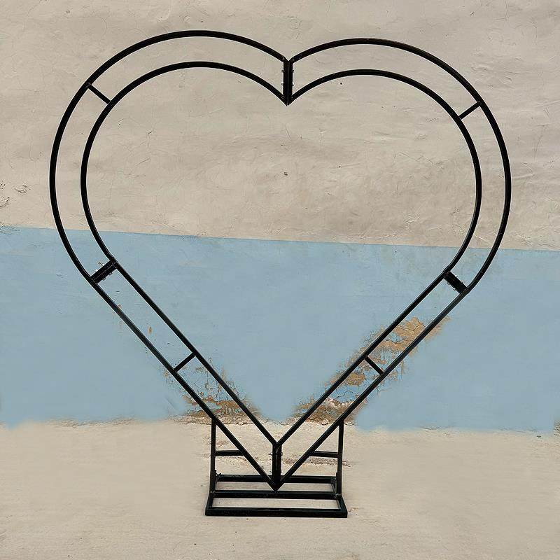 婚礼爱心拱门心形铁艺摆件舞台背景花架婚庆道具户外创意弧形架子