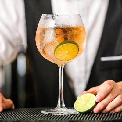 Gin tonic cocktail glass crystal glass goblet gin