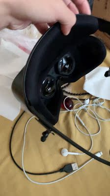 比比看:爱奇艺vr好还是暴风vr眼镜好呢?选错后悔了?