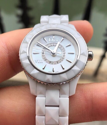 盒证98新28mm迪奥DIOR VIII系列CD1221E2C00原钻陶瓷石英女表正品