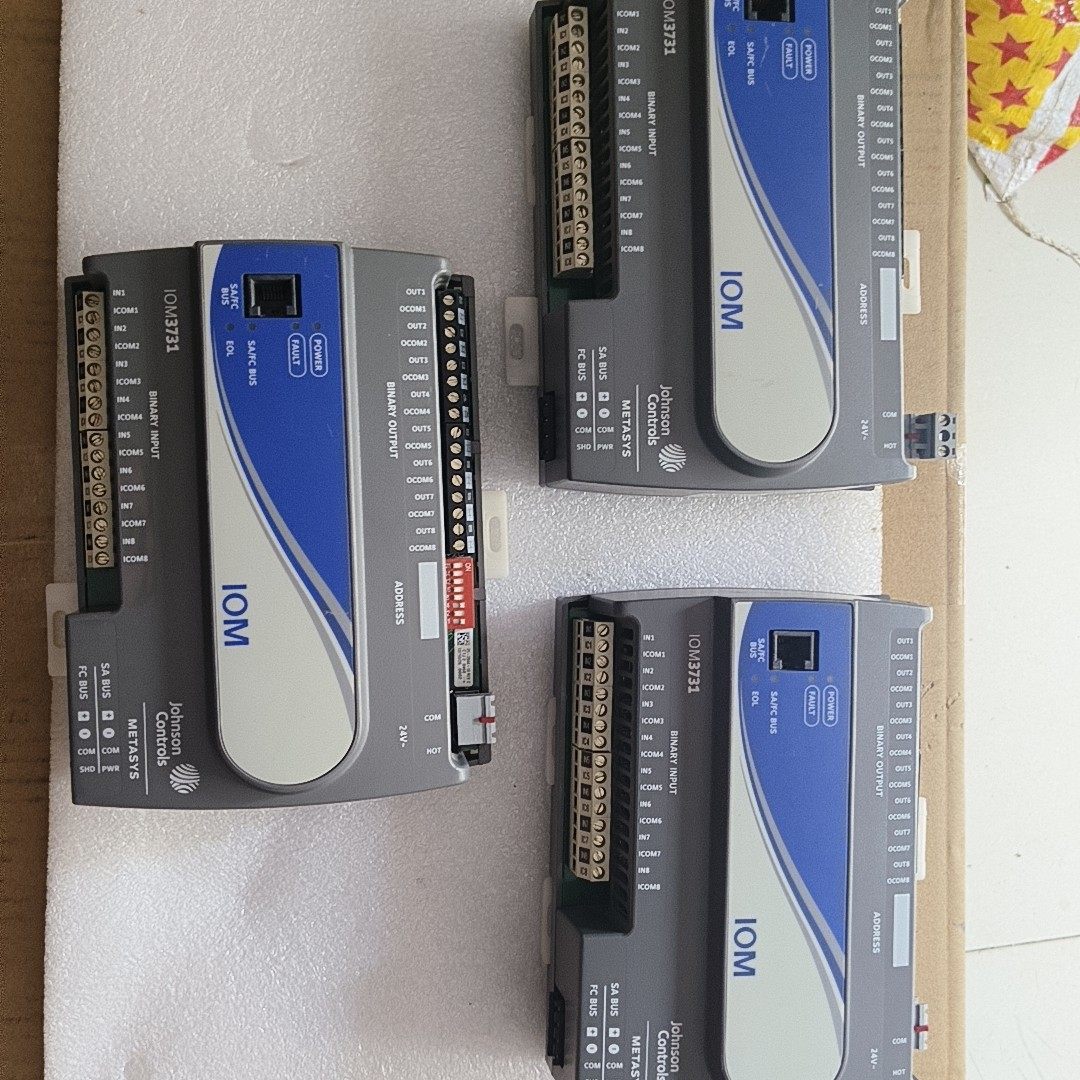 美国江森控制器模块，IOM3731 三个，IOM3721两个