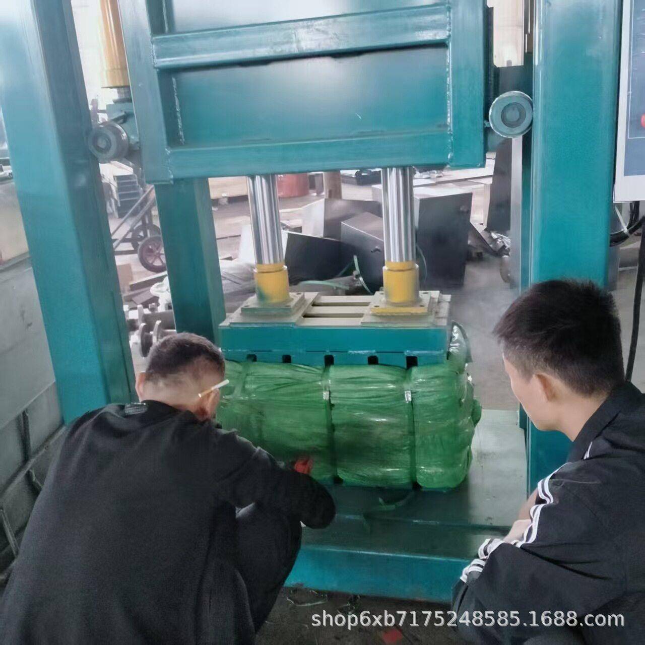 服装出口压缩打包机棉纺针织内衣旧服装毛毯毛毡提箱式四开门打包