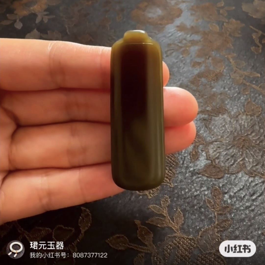 新疆和田玉且末料糖玉挂件