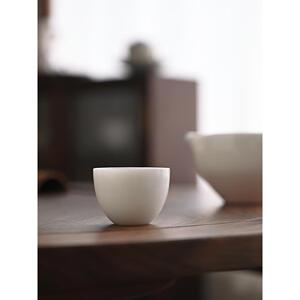 厚皿上釉白瓷茶杯小容量品茗杯子薄胎主人杯纯色功夫茶具蛋壳杯