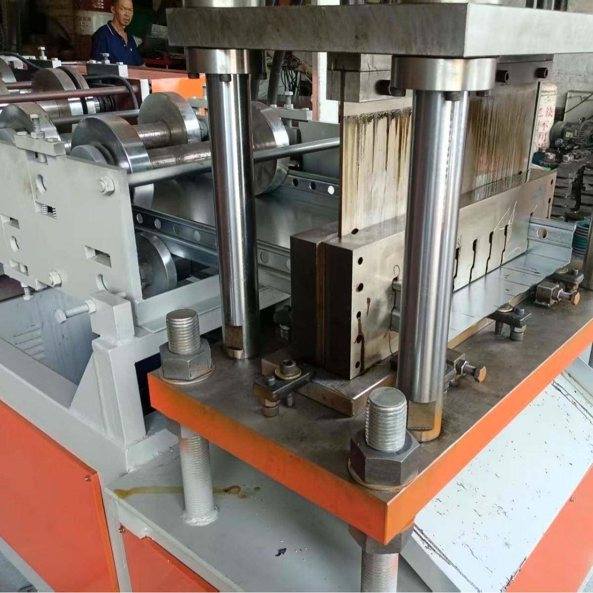 广东复合钢板墙成型机械大型隔墙板建筑设备强钢墙板冷轧线