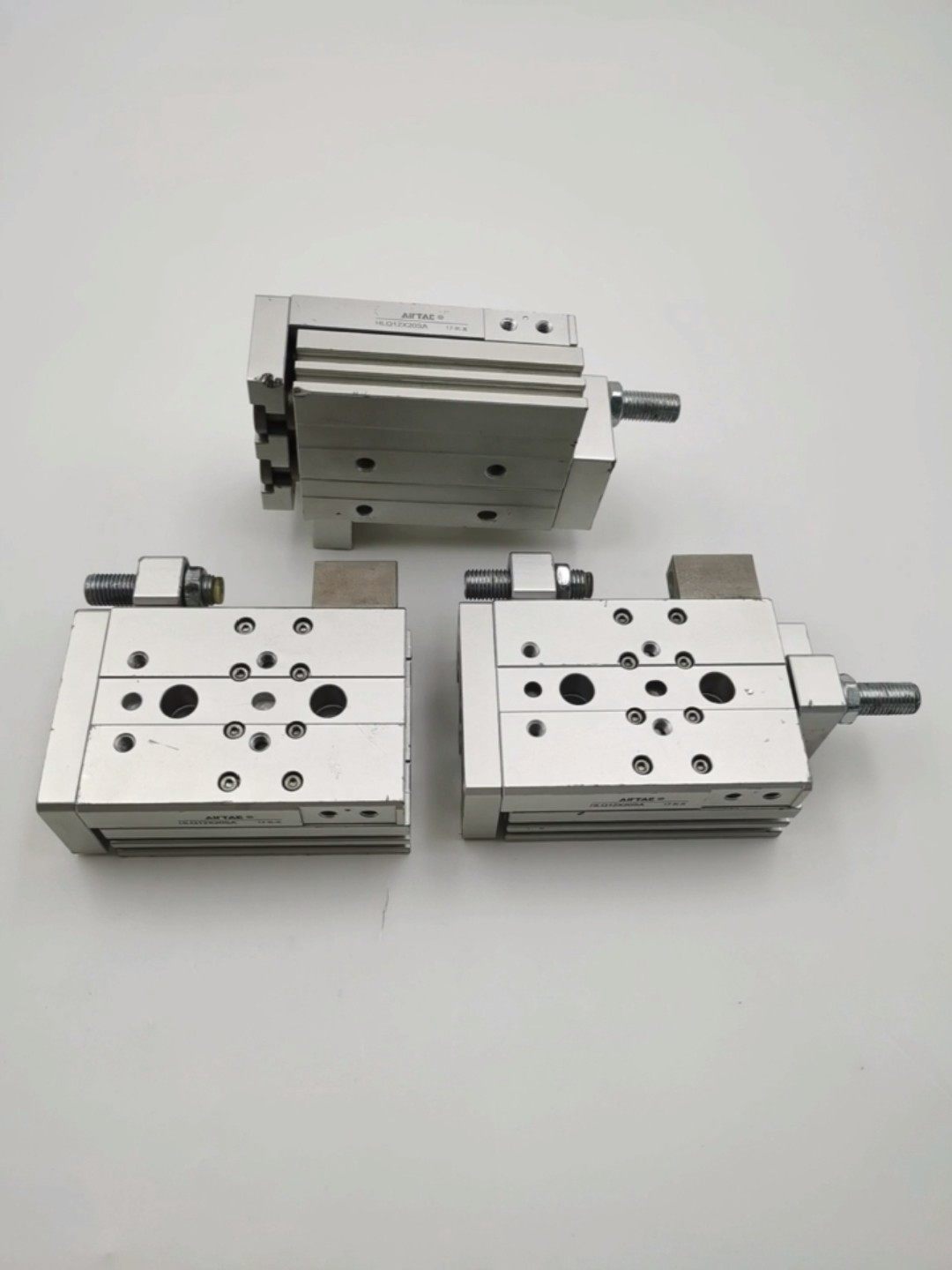 处理3个HLQ12X20SA原装拆机AirTAC亚德客滑台气