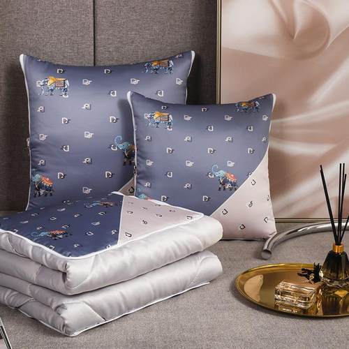正品丝抱枕被子两用办室午睡柔枕头多公能折叠毯汽车靠功垫靠枕空