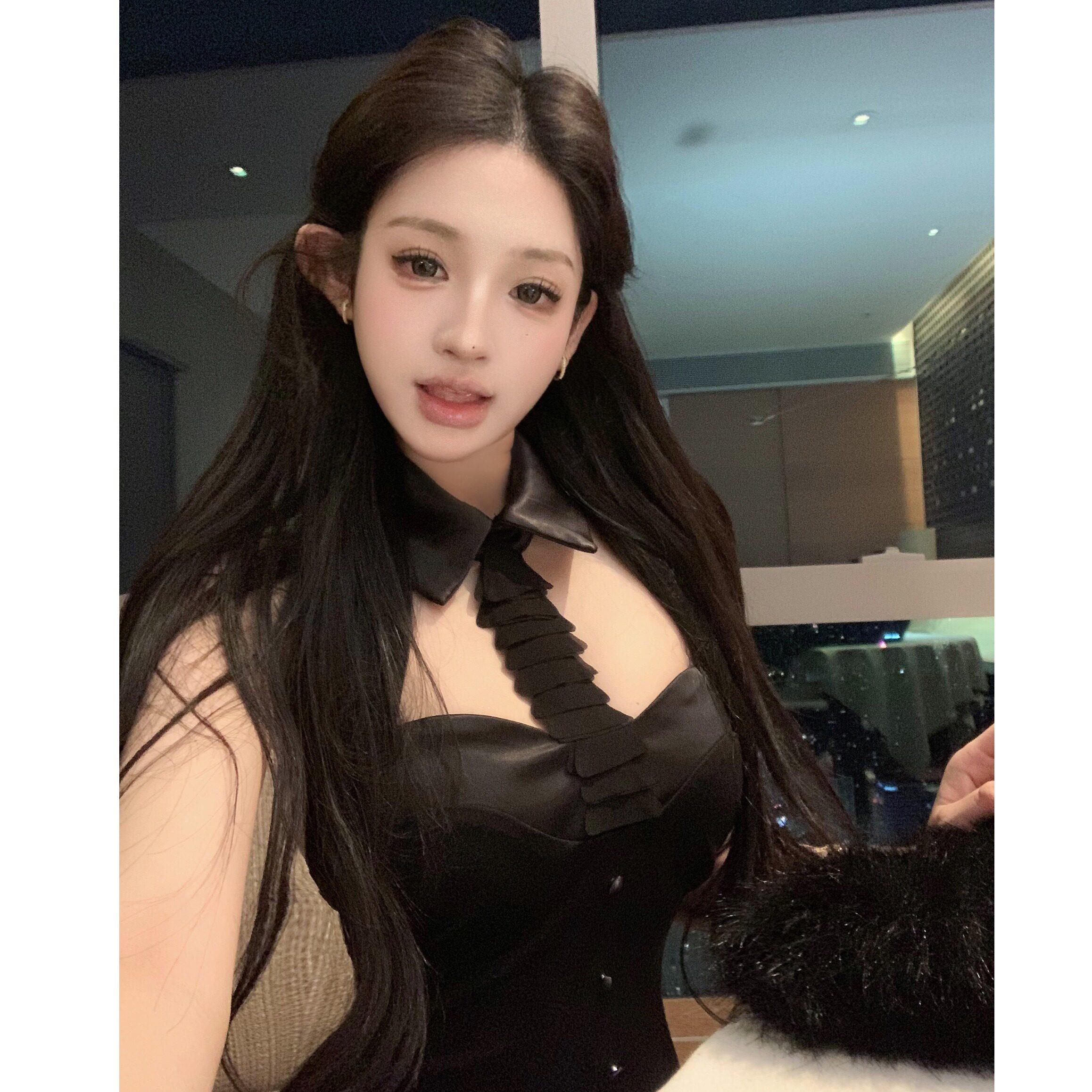 主播服装甜辣妹性感显胸大黑色挂脖翻领上衣短款性感纯欲抹胸背心