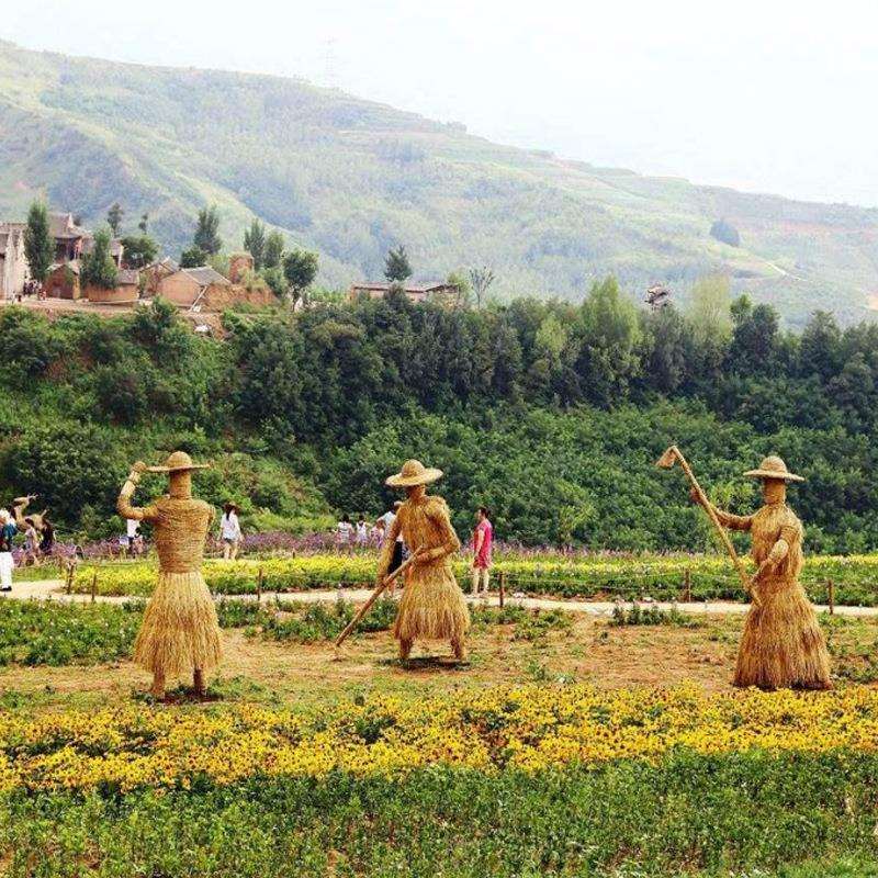 农耕文化主题草雕工艺品乡村丰收艺术节景观摆件稻草人物创意造型