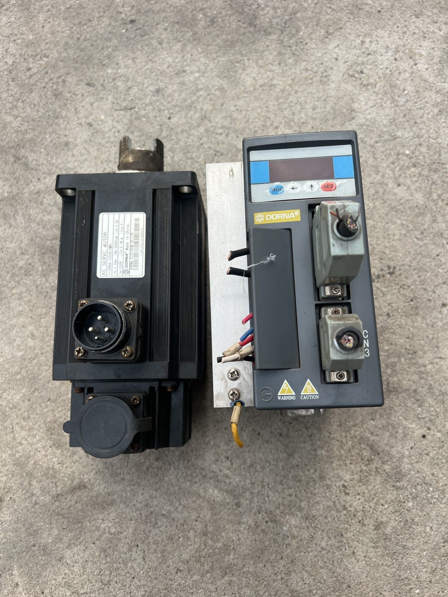 东能伺服电机EPS-EB01D2123-0000，配套驱动器