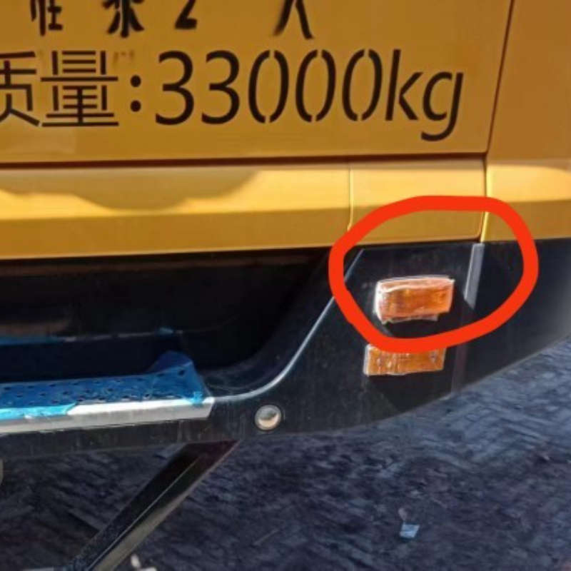 徐工吊车配件大全 新款南汽驾驶室踏板灯边灯转向灯 示廓灯xct25