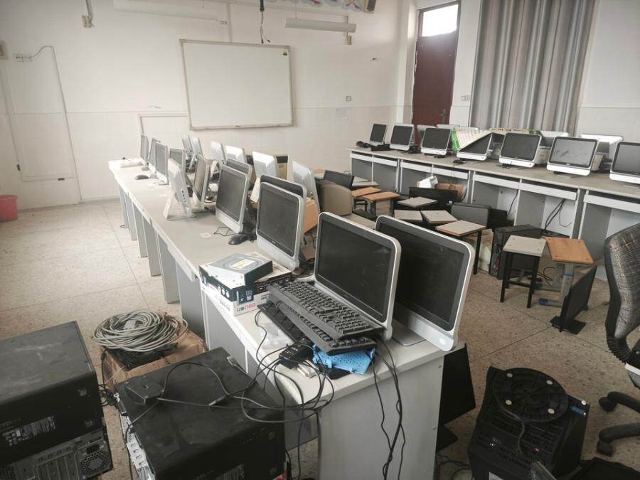 4月20日淮安市小学办公桌椅、体育器材、电脑等报废物资一批网络拍卖公告
