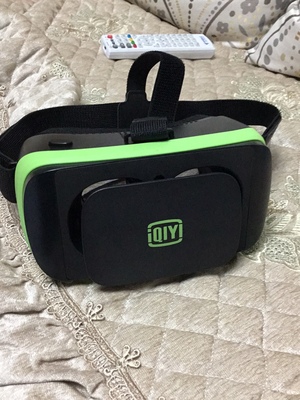 分享使用感受爱奇艺智能iQIYI-C1-doubleVR头盔怎么样，初步体验效果好不好呀？