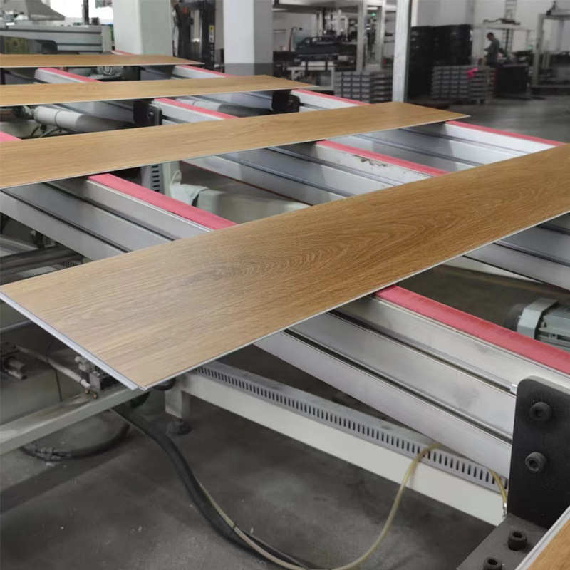 花色spc防水定制地板木纹锁扣房屋大塑优惠全翻新防潮多量石