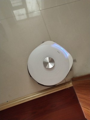 来说下海尔TAB-JLH5W扫地机器人质量好还是科沃斯DF45扫地机器人更好用些？功能上都有什么不同？