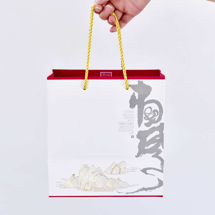 陶瓷创意唐山厂家批发马克盖杯加logo印画面商务礼品骨瓷杯套装