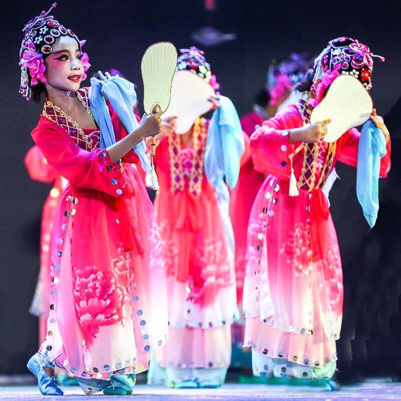 新款儿童俏花旦演出服古典舞百蝶香扇舞蹈服梨花颂京剧戏曲表演服