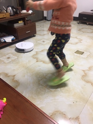 扫地机器美的和福玛特哪个好，都有什么优缺点？