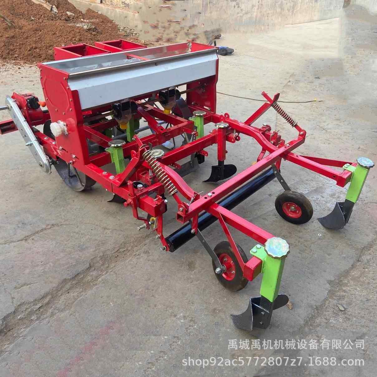 四轮带花生播种机花生联合播种机种肥覆膜滴灌打药一体机