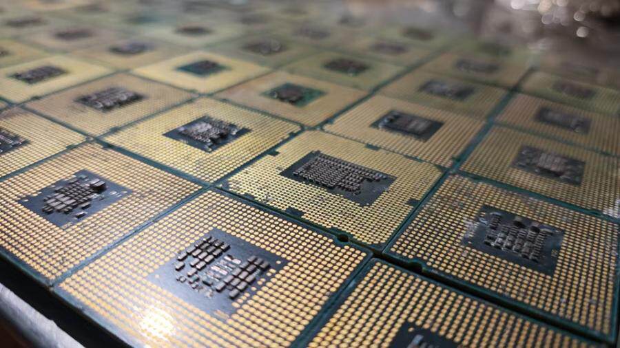 4月27日北京【京械6243】镀金芯片一批200只左右（具体以实物为准，非专业人士谨慎竞拍）网络拍卖公告