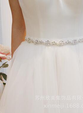 Wave shaped diamond waistband slimming wedding dress