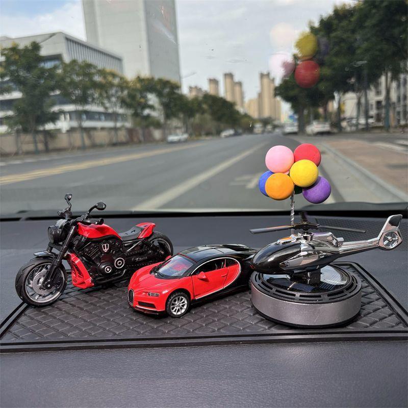 S82025新款汽摆车件车内饰品中控台创车载网红太阳能129装饰L意男