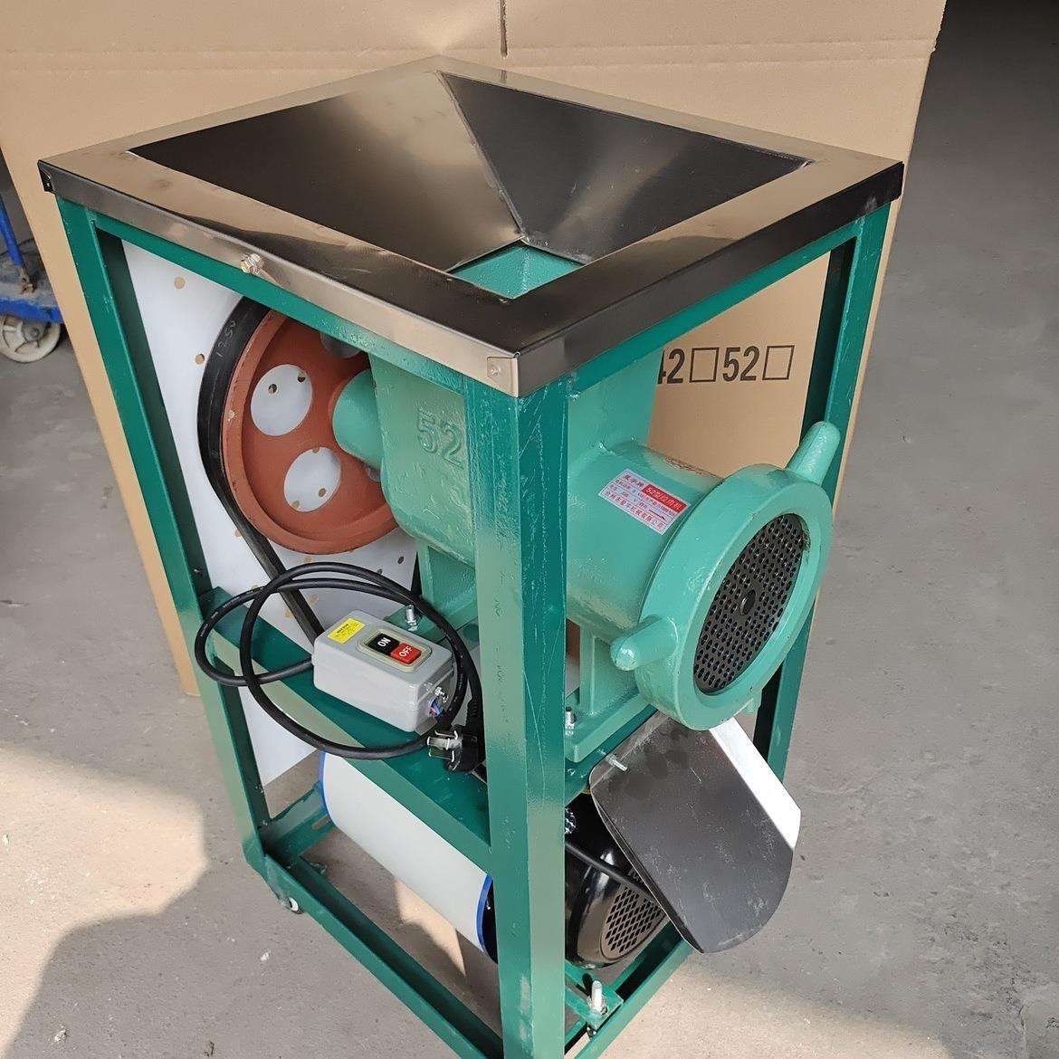 52型大型碎骨绞鸡骨架碎鱼机和面机商用电动绞辣椒机养殖场专用机