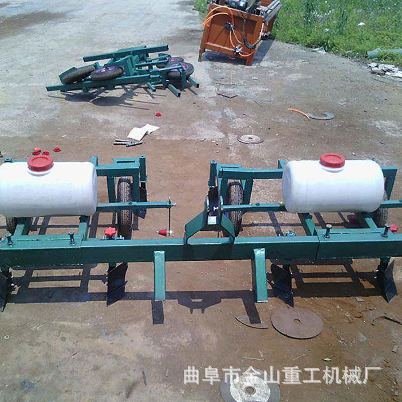 中型手扶花生覆膜机地膜喷药铺膜机新品春玉米地膜覆盖机