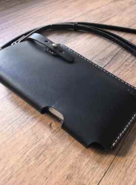 山窗蚕原创黑色牛皮手机包斜挎折叠手机通用植鞣手工小包包男女