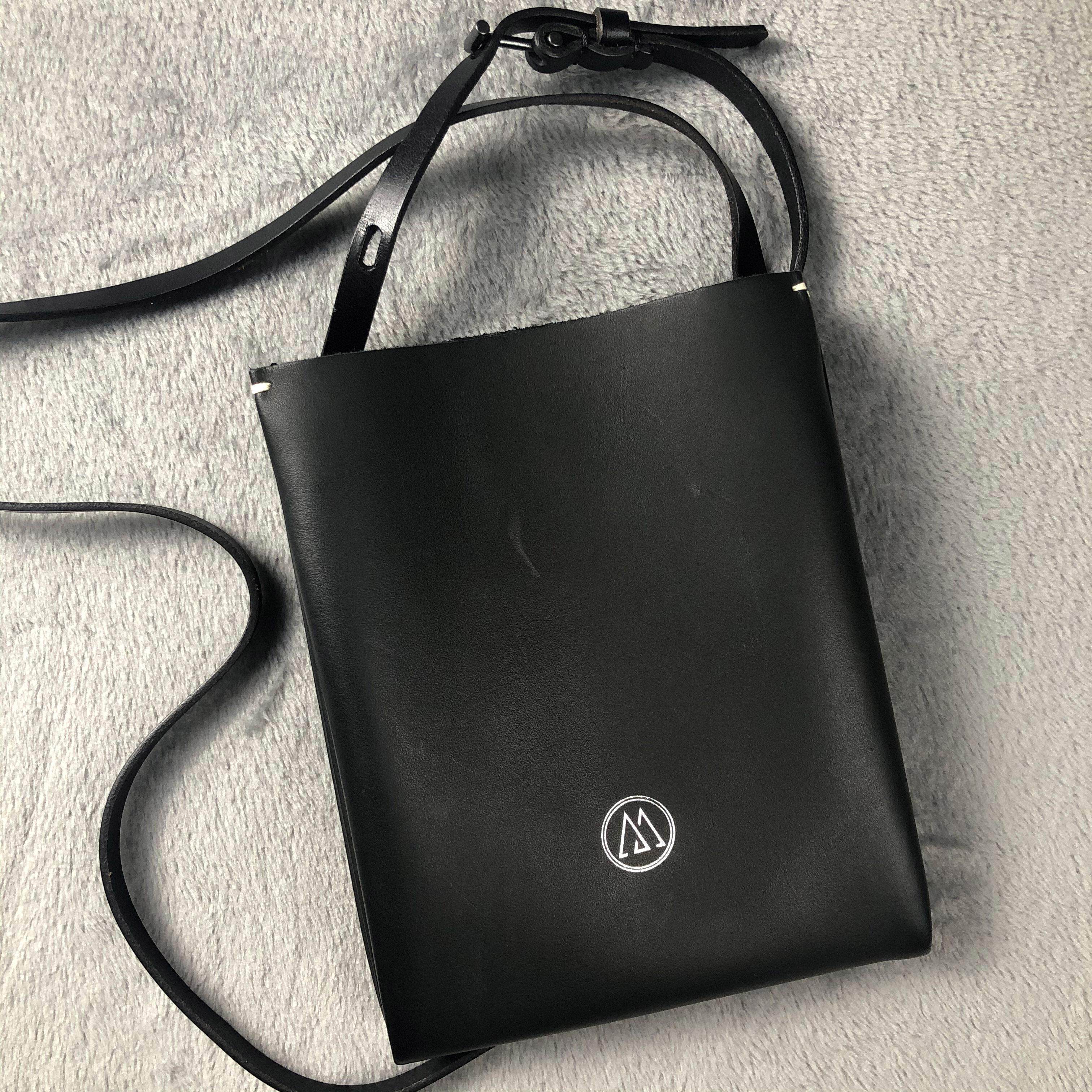 剪刀包发型师专用斜挎包简约高级美发工具包日系真皮剪发包