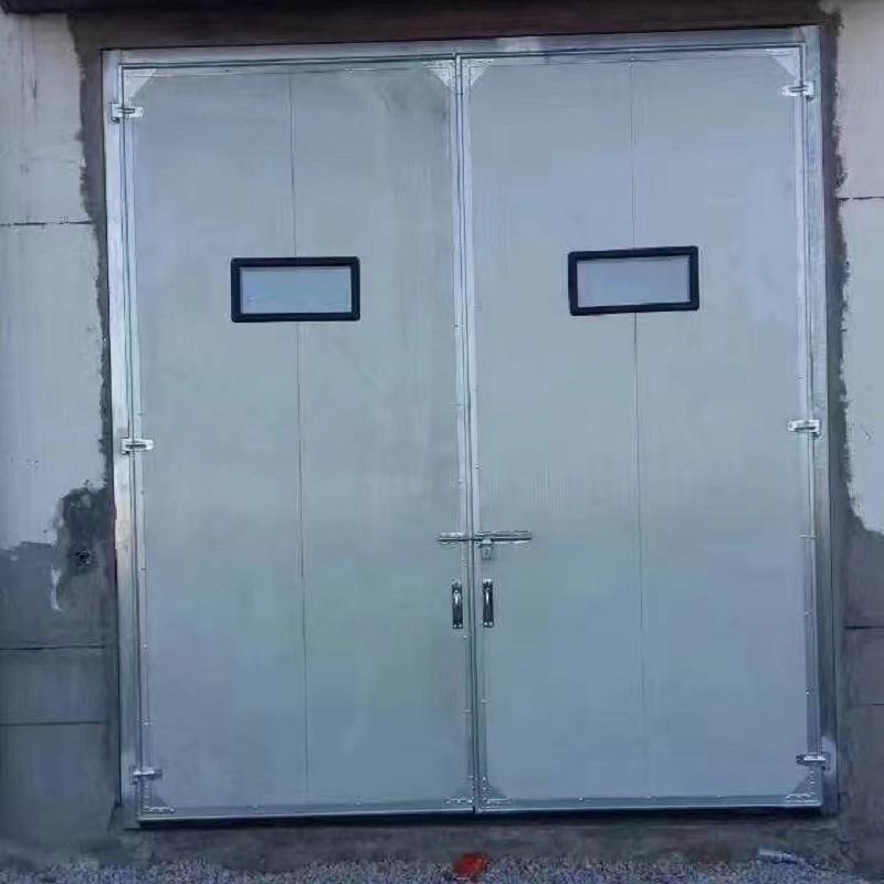 工业复合板平开门可分手动和电动门体有钢骨架外铆钢板及聚氨脂板
