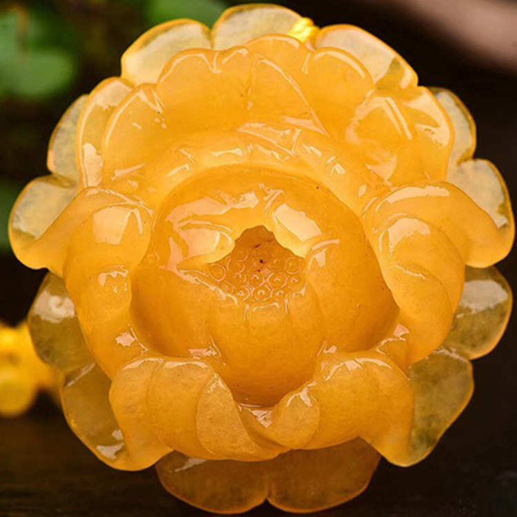批发精雕黄龙玉 柿子黄 花开富贵吊坠金黄玉 时尚牡丹花吊坠