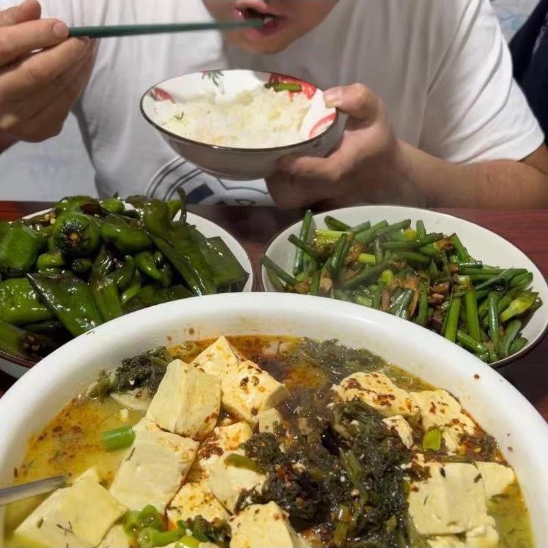 辣妹子泡椒韩东辣月咸菜咸菜榨菜下饭菜配粥早餐辣椒酱抖音同款