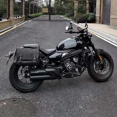 适用春风450CLC机车边包挂包改装件工具包尾包覆古车载邉盖包