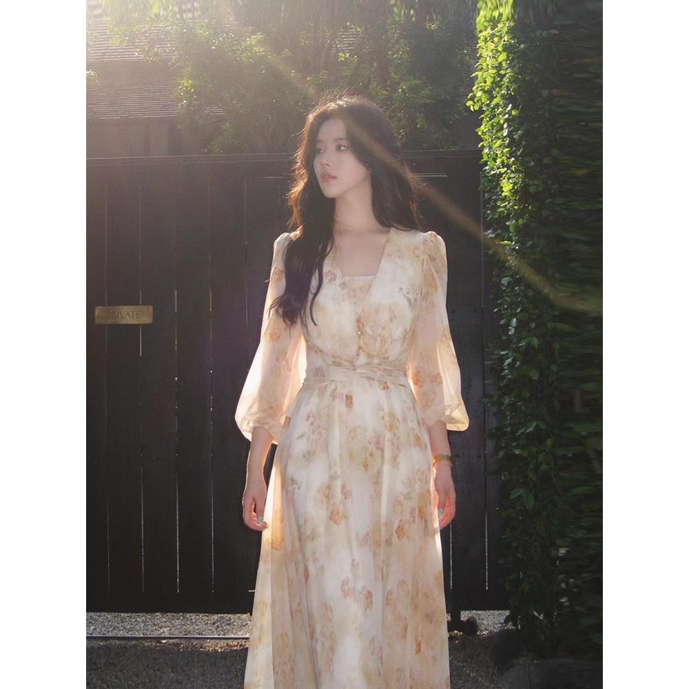 【琉璃夏鸢】法式灯笼袖连衣裙女2025夏季新款碎花收腰绝美长裙子