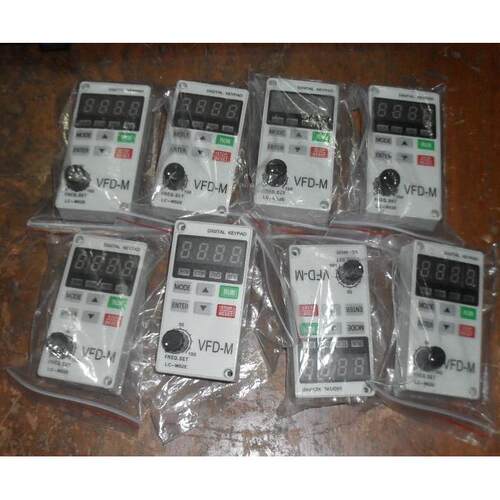 LC-M02E LC-MO2E LC-M2E全新可通用台达变频器面板VFD-M保修一年