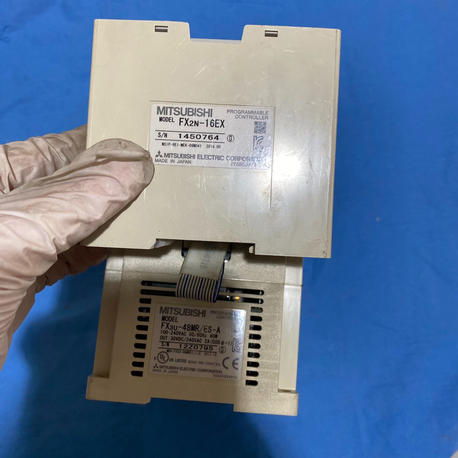 三菱控制器FX3u-48MR/ES-A 1个，FX2N-16