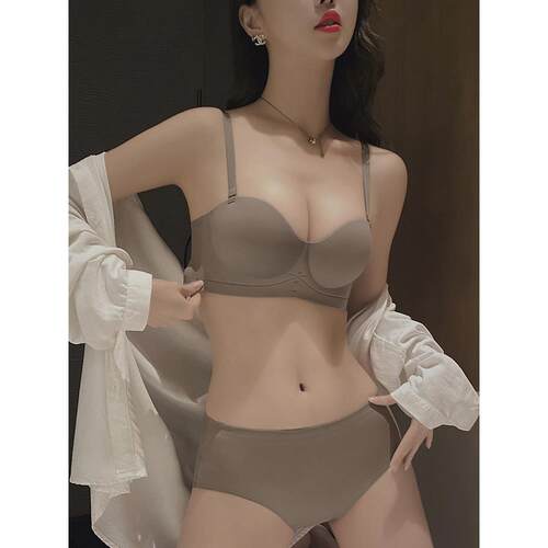 新款直销无肩带内衣女小胸聚拢防滑无钢圈收副乳防下垂无痕半杯性