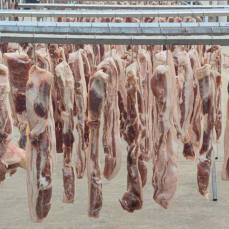 光山十宝豫南信阳黑猪腊肉晾晒风